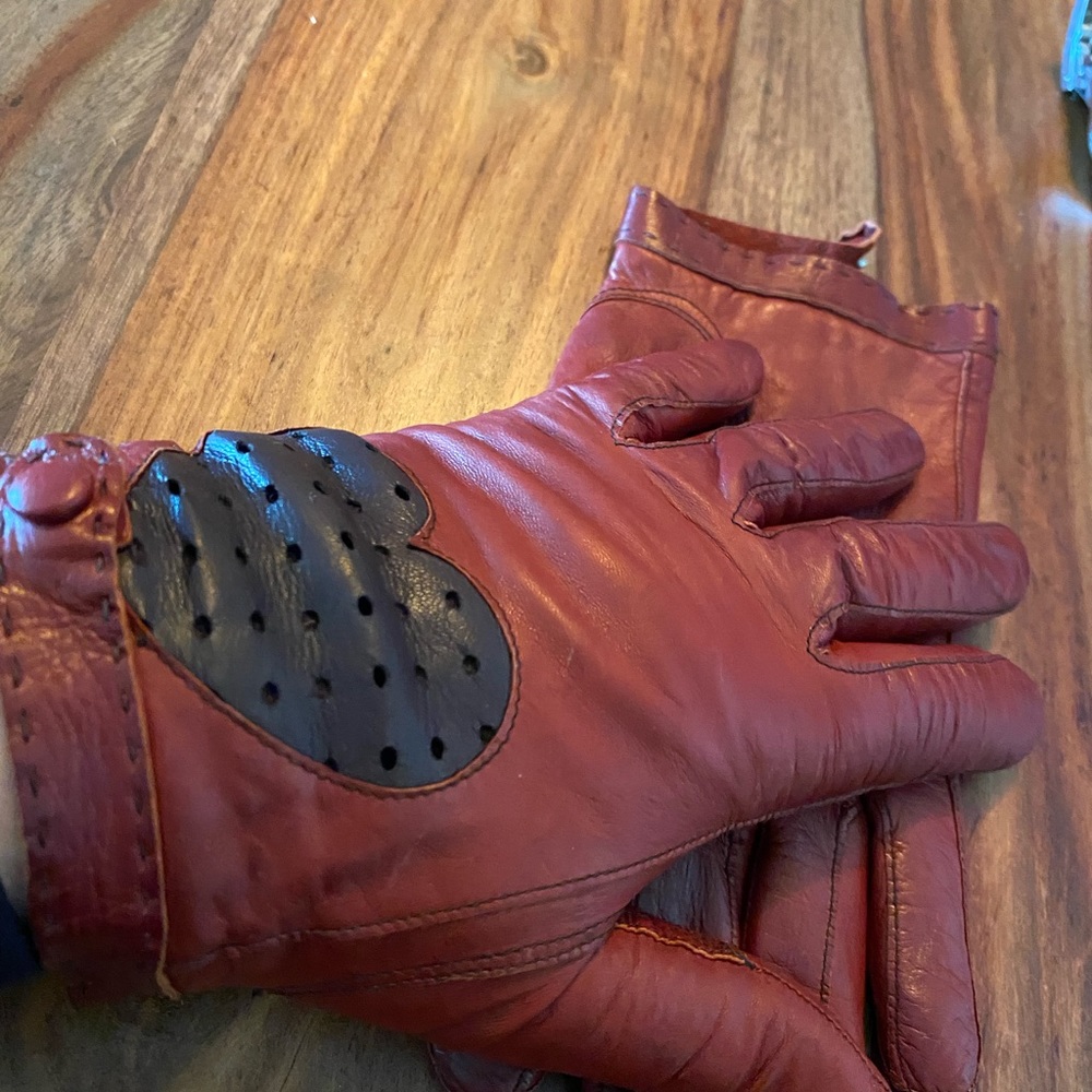 PRICE DROP - Classy unusual “Love Moschino” wrist length  gloves